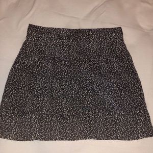 Medium skirt by Ya Los Angeles